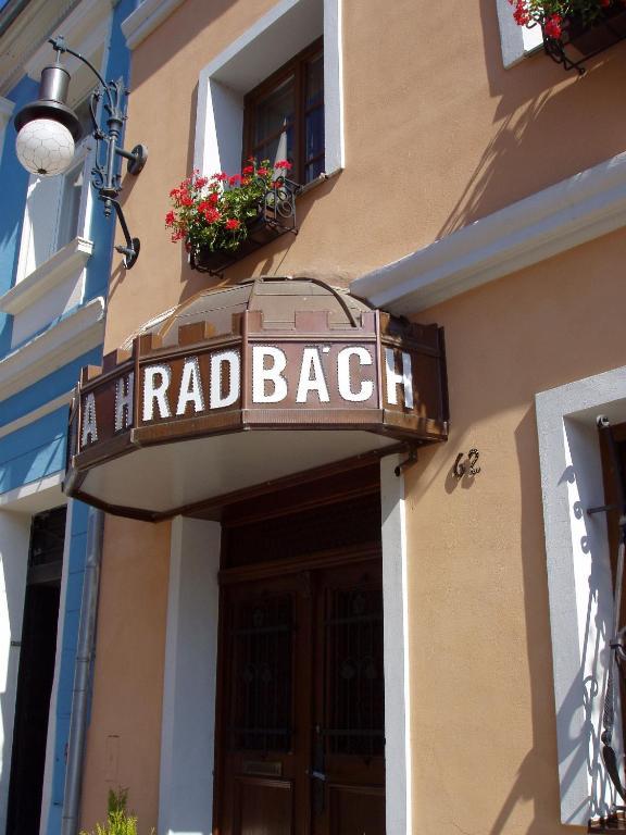 Hotel Na Hradbach ロウニ エクステリア 写真